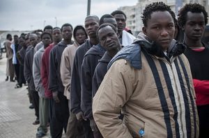 السلطات تنفي خبر منع تنقل المهاجرين الأفارقة