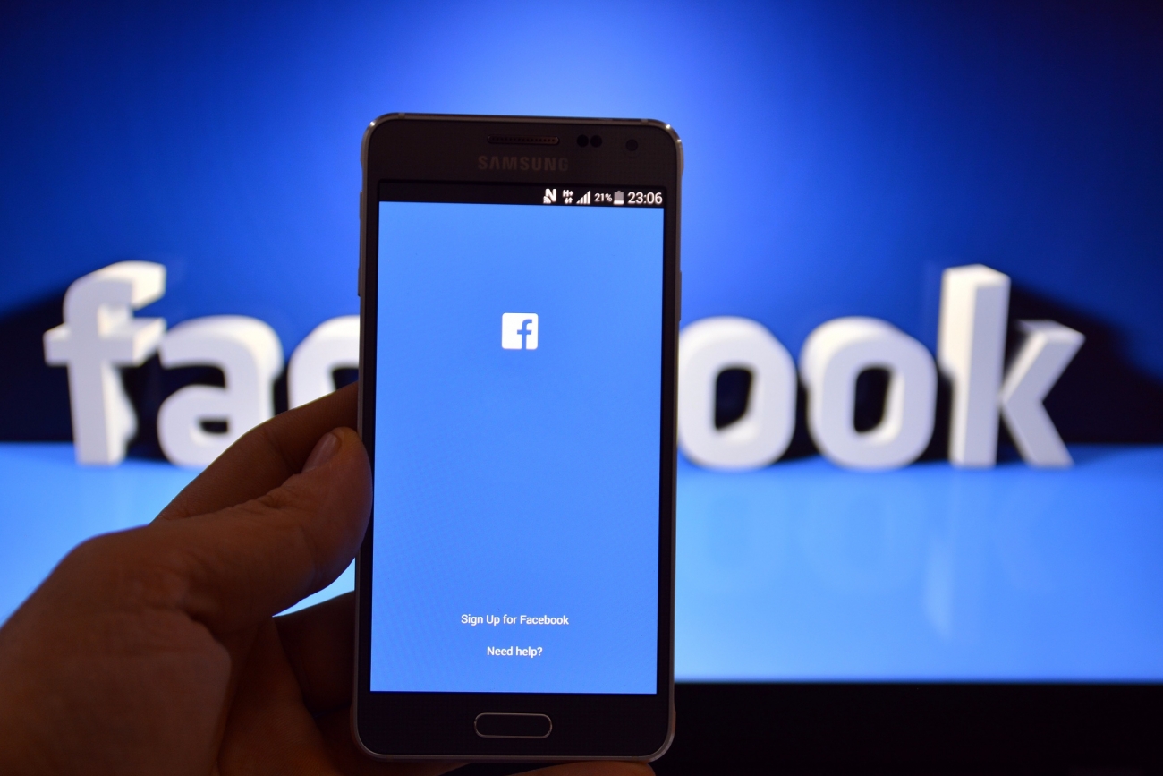 فيسبوك تعلن حذف 5.4 مليار حساب مزيف