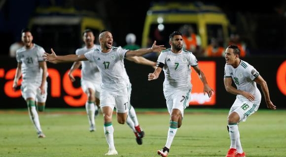 فوز المنتخب الجزائري