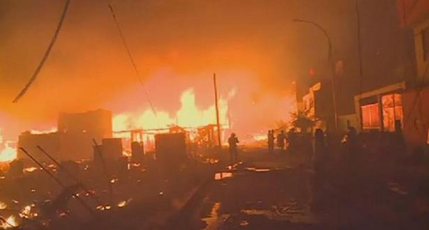 حريق يأتي على أزيد من 200 منزل بالبيرو