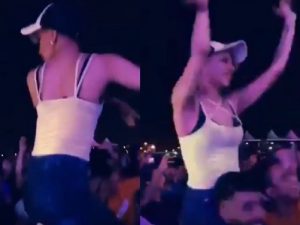 فيديوهات فاضحة لفتيات شبه عاريات يرقصن في مهرجان جدة يثير السعوديين