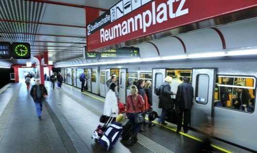 فيينا يرفضون رش العطور في مترو الأنفاق