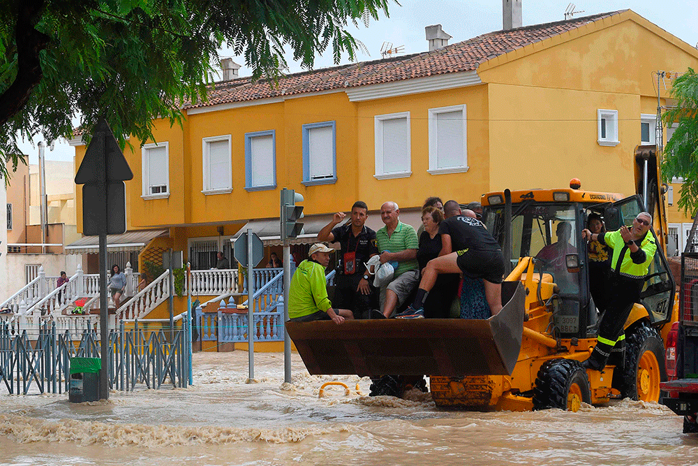 مصرع أربعة أشخاص في إسبانيا بسبب سوء الأحوال الجوية