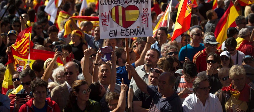احتجاجات الكطلان تغلق الطريق السيار بين اسبانيا وفرنسا