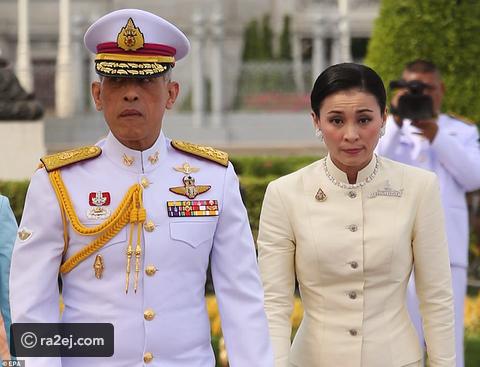 ملك تايلاند يجريد رفيقته من ألقابها لعدم ولائها
