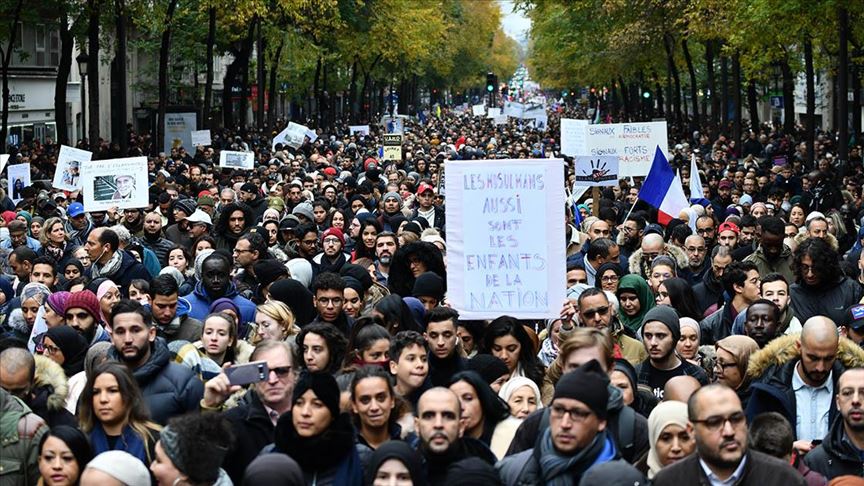 25 ألف شخص في مسيرة مناهضة للإسلاموفوبيا في باريس