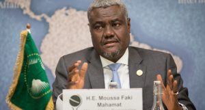 رئيس مفوضية الاتحاد الإفريقي يؤكد تفرد الأمم المتحدة في إيجاد تسوية لقضية الصحراء المغربية