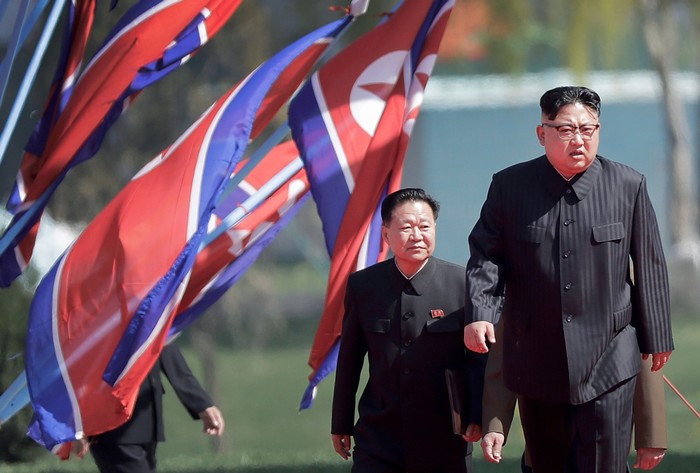 زعيم كوريا الشمالية لا يزال يسيطر بالكامل على الجيش