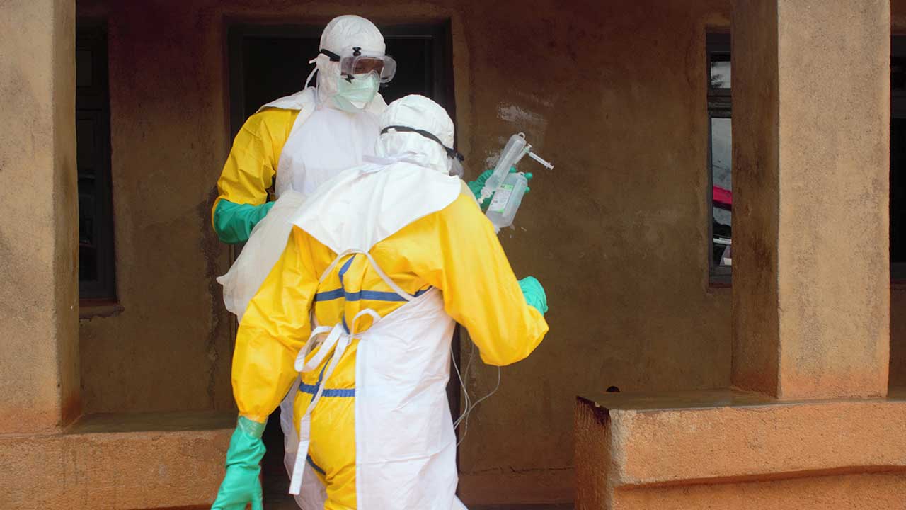 منظمة الصحة: وباء إيبولا يمكن أن يخرج عن نطاق السيطرة