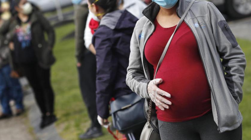 الكشف عن سبب ندرة انتقال "كورونا" من الأم الحامل لجنينها