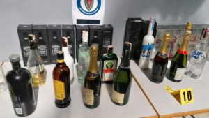 فاس.. ضبط 74 ألفا و505 قنينة من المشروبات الكحولية يشتبه في مخالفتها للمقتضيات الضريبية والجمركية