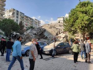 زلزال عنيف يضرب تركيا تلتها 35 هزة ارتدادية