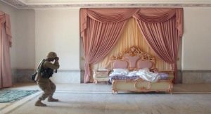 ممثلة شهيرة تفجر مفاجأة وتعترف: نمت في سرير صدام حسين وهذا ماوجدته في حمامه الخاص