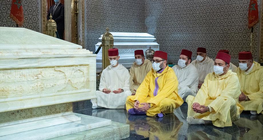 أمير المؤمنين الملك محمد السادس يترحم على روح جلالة المغفور له الملك محمد الخامس