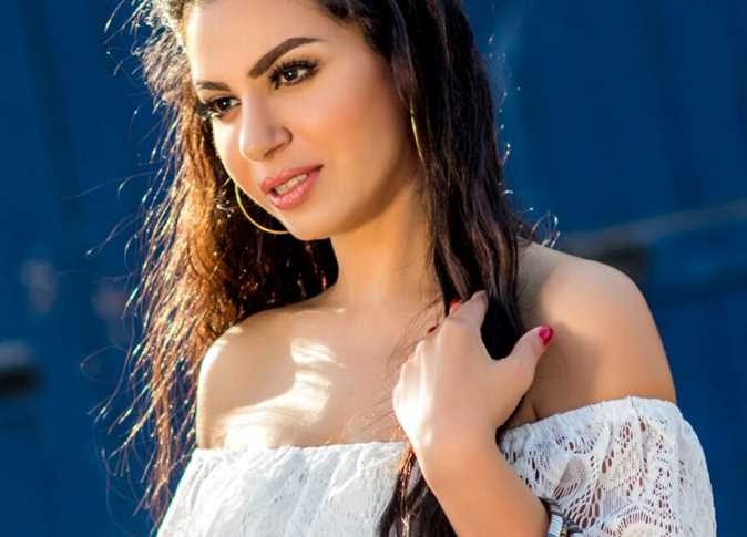 ممثلة مصرية: أحب زواج "الويكاند" لأنه صحي ومفيد وأرفض وجود رجل واحد في حياتي"!!