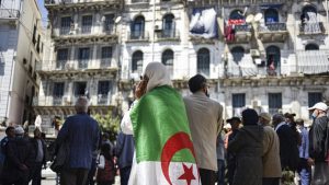 عملية تزوير كبرى في الجزائر بطلها مغربي
