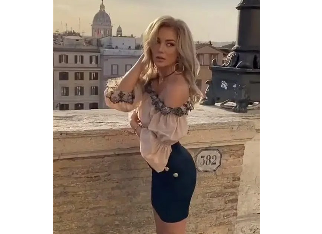 عارضة أزياء روسية