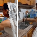 عروس تغسل الصحون