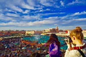 ضعف الأنترنت يؤثر على السياحة في مراكش