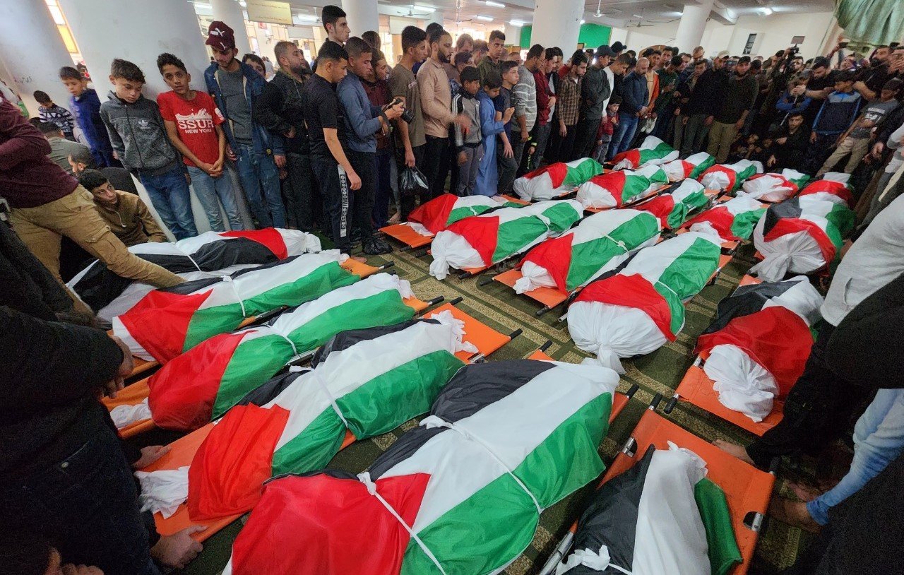 غزة.. جيش الاحتلال يقتل 19 فلسطينيا داخل عيادة في جباليا