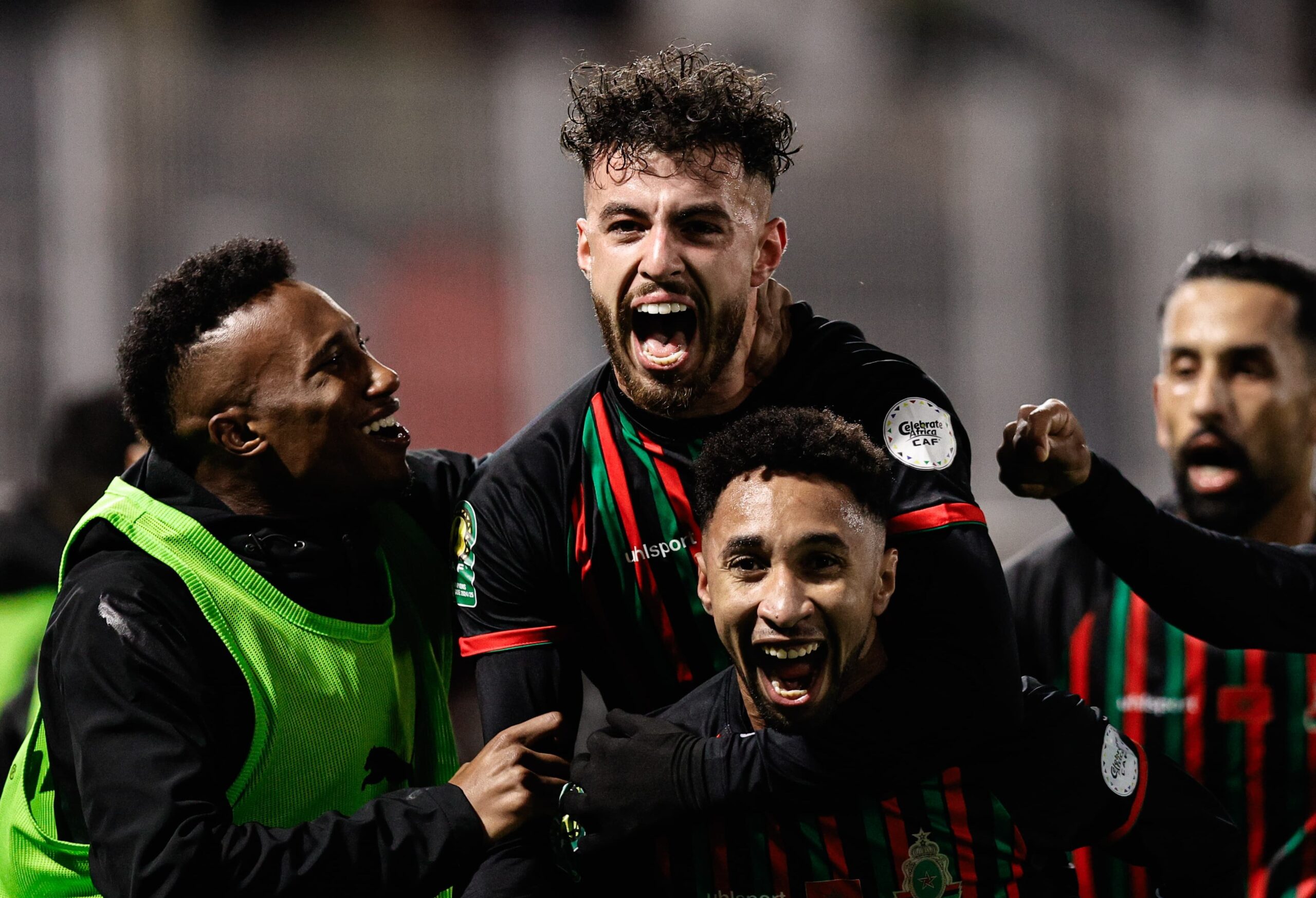 الجيش الملكي يقتنص بطاقة التأهل إلى ربع نهائي أبطال إفريقيا بعد تعادل صعب أمام الرجاء