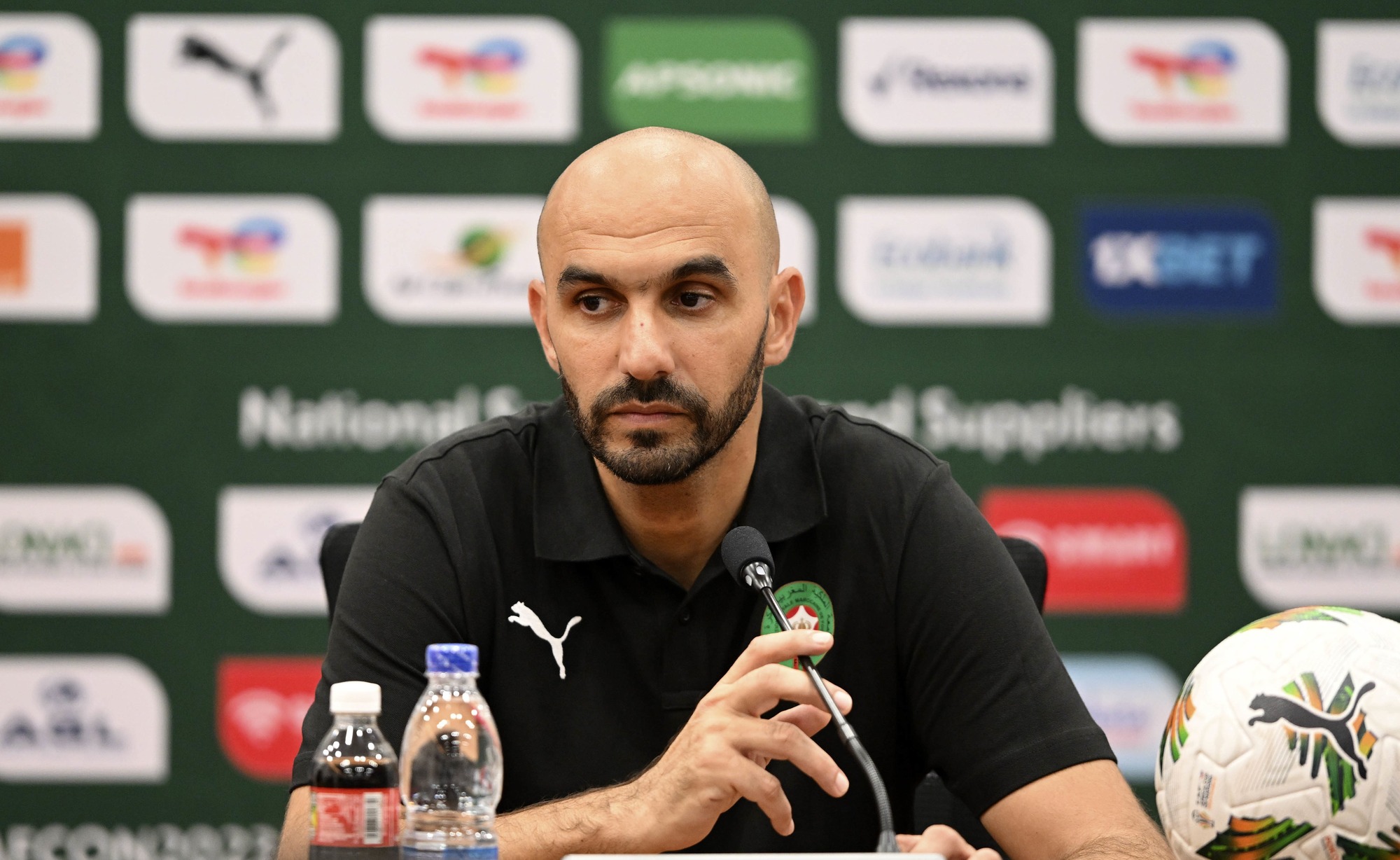 كلمة “براهش” تضع وليد الركراكي في مرمى الانتقادات: هل أخطأ مدرب المنتخب في حق الجماهير؟