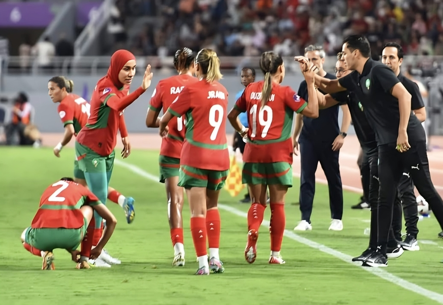 مكونات المنتخب النسوي تعبر عن سعادتها واستحقاقها ببلوغ نهائي “الكان”