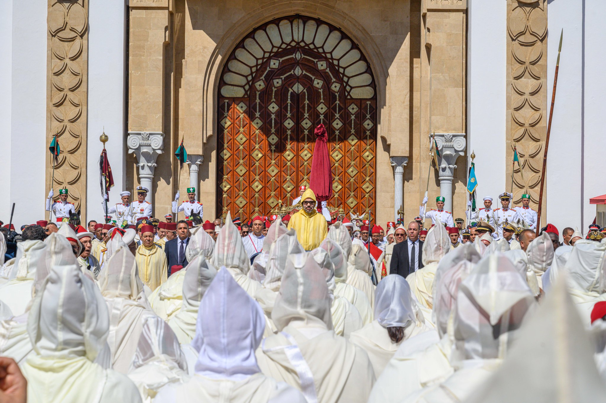 عيد العرش .. أمير المؤمنين جلالة الملك يترأس حفل الولاء بالقصر الملكي بتطوان
