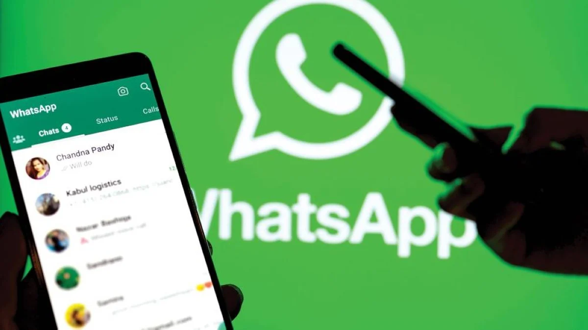 واتساب يطلق ميزة جديدة تتيح إجراء محادثة صوتية مباشرة مع المساعد الذكي “AI”