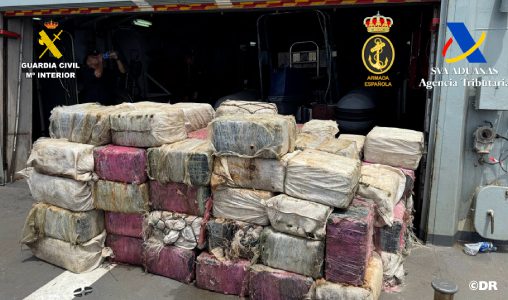 بتعاون مع المغرب..اعتراض سفينة محملة بثلاثة أطنان من الكوكايين غرب جزر الكناري